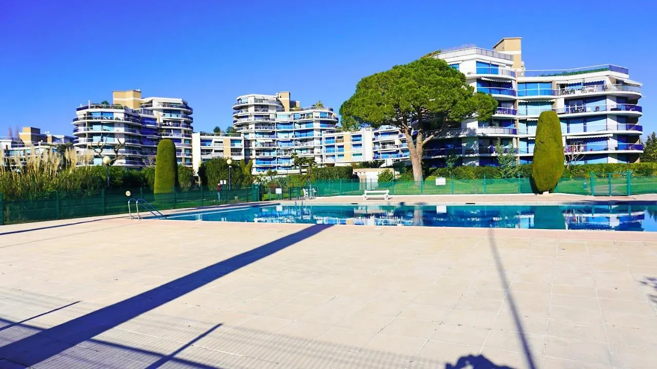 Résidence Islette du Riou avec piscine By Palmazur Mandelieu