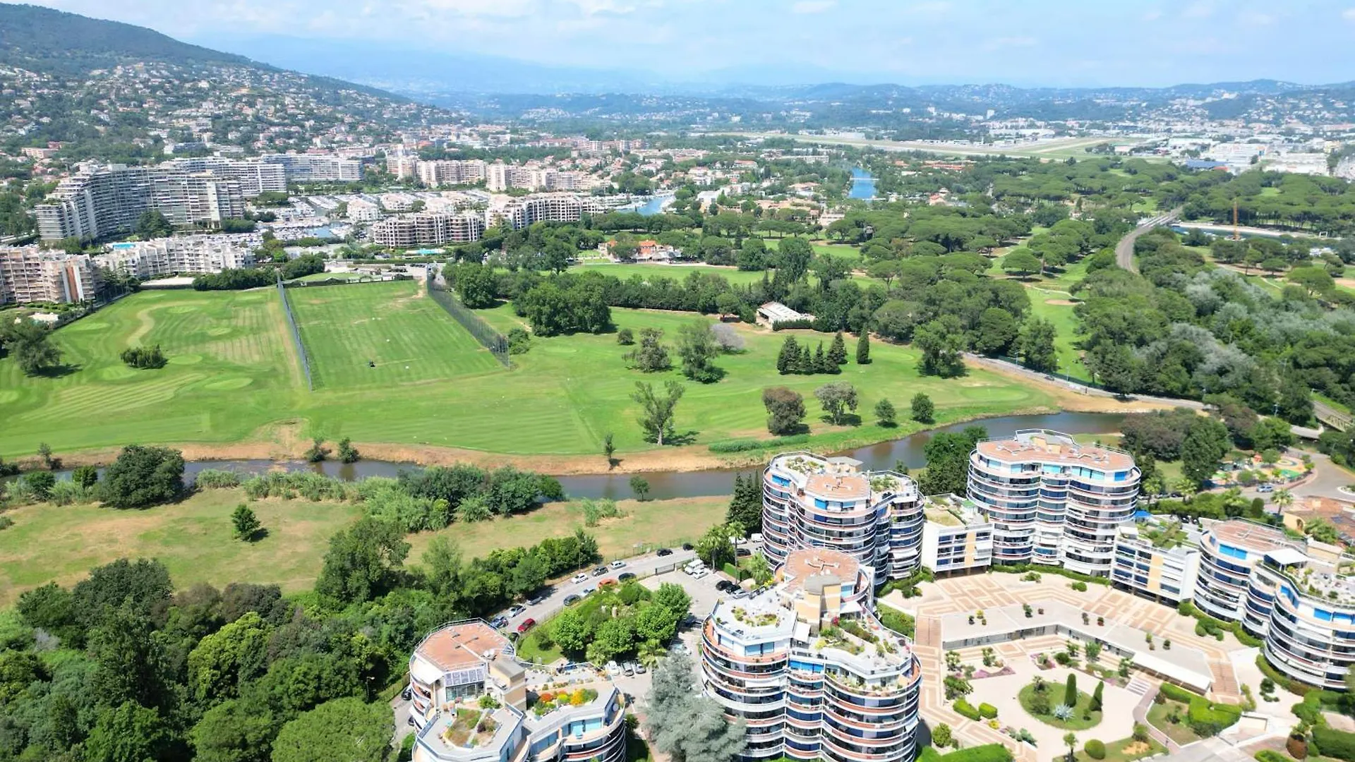 Résidence Islette du Riou avec piscine By Palmazur Mandelieu Francia