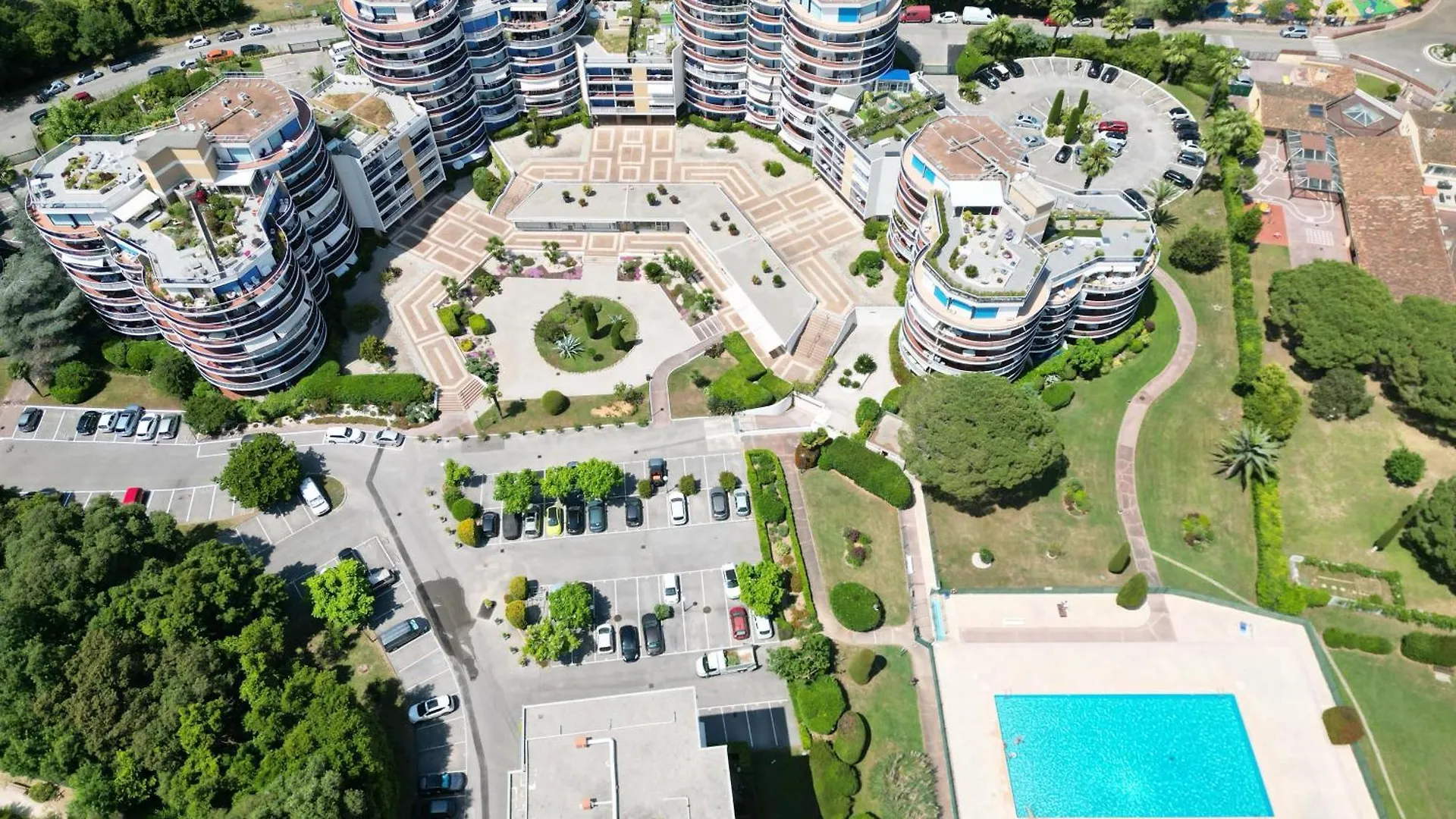 Résidence Islette du Riou avec piscine By Palmazur Mandelieu 0*,  Francia